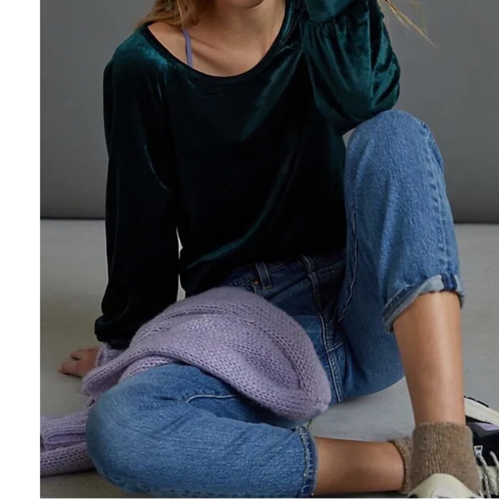 - Anthropologie Maeve Candace velvet long sleeved blouse size M